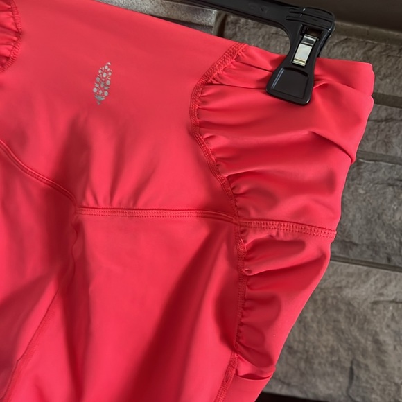 Free People Movement gathered leggings with pockets bright coral - Picture 4 of 7